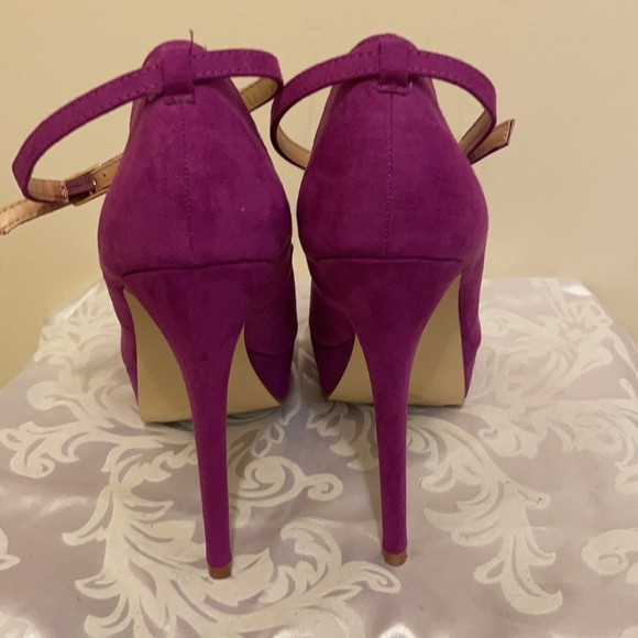 JustFab Sheldon Fuchsia platform ankle strap pump - Picture 4 of 8